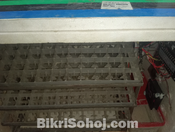 ডিম থেকে বাচ্চা উৎপাদন যন্ত্র / ইনকিউবেট